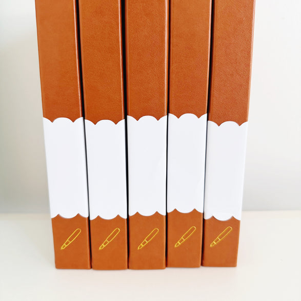 Dot Grid Journal: Pen and Ink