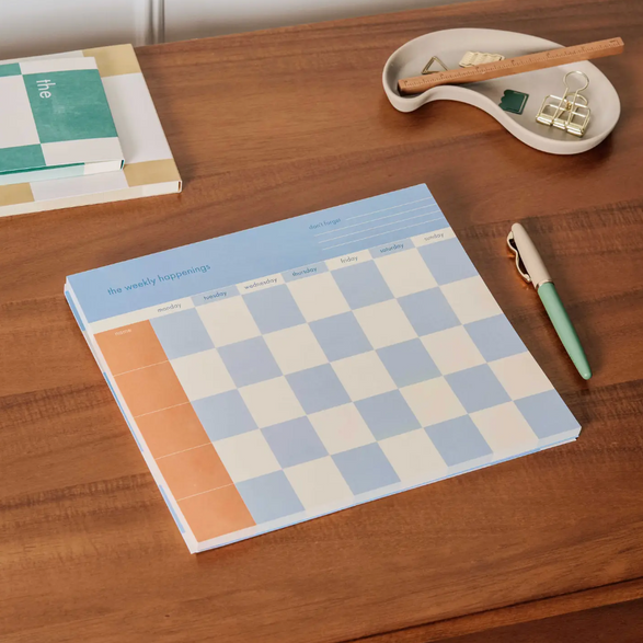 Undated Weekly Planner: Blue Checkered