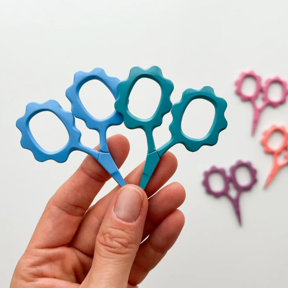 Small Lake Blue Flower Scissors